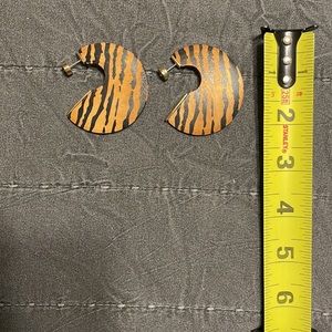 Tiger hoop earrings🐯